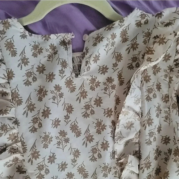 Ruffled front top - Picture 3 of 3